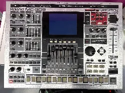 sampler groovebox roland mc-909