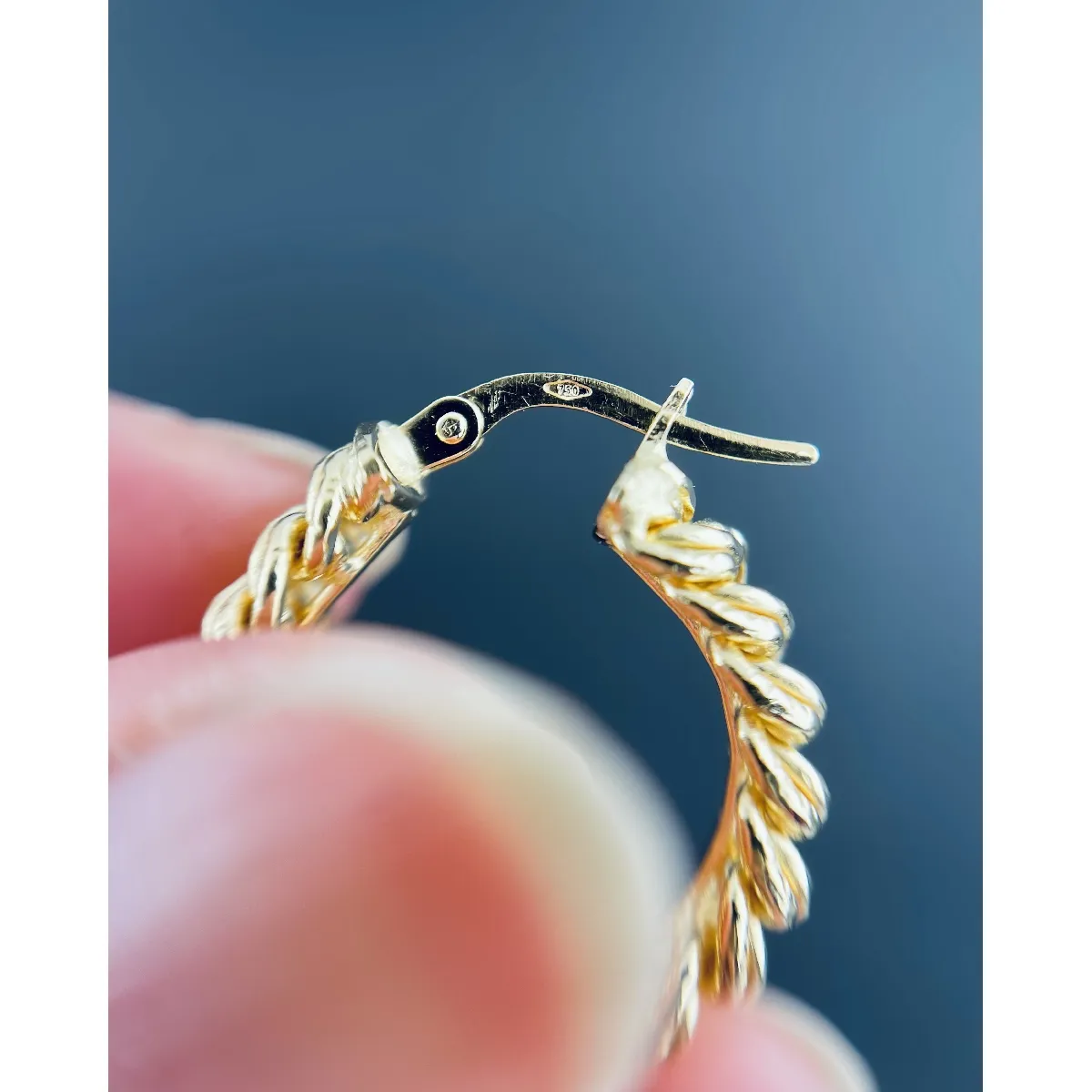 Boucles D'oreilles Créoles Ornées De Boules Limées – Or 18 Carats (750/1000) – 2,46 G – Occasion