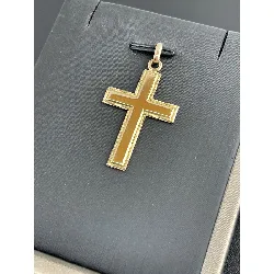 pendentif or croix motifs tressé aux bords or 750 millième (18 ct) 4,24g