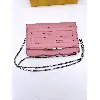 pochette/ portefeuille en chaîne fendi en cuir rose