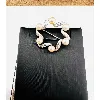 broche or blanc ornée de 6 perles de culture or 750 millième (18 ct) 6,66g