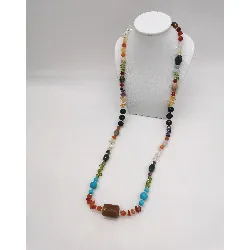 collier avec pierres dures  multicolores
