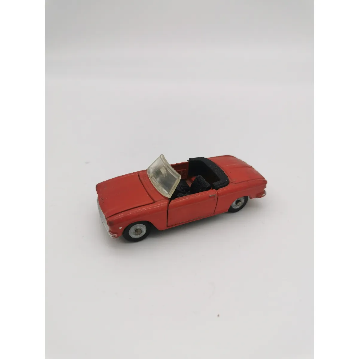 Modèle Réduit Dinky Toys Peugeot 204 Cabriolet Réf 511 - Échelle 1:43 - Occasion