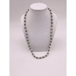 collier de perles synthétiques bleues et blanches