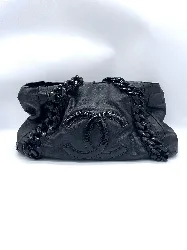 chanel sac cabas en cuir de veau noir modèle east west modern chain