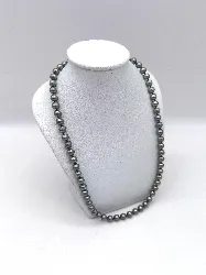 collier argenté avec perles bleues