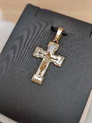 pendentif christ sur croix en or et acier or 750 millième (18 ct) 5,37g