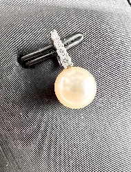 pendentif or blanc perle de culture blanche et 4 petits diamants or 750 millième (18 ct) 0,89g