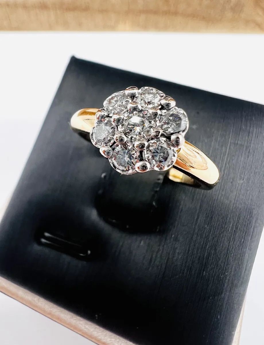 Bague chou en or ornée de diamants environ 0,5ct au total Or 750