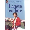 livre la tête en l'air