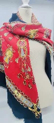 longchamp etole en laine et soie noir et rouge 140 x 140cm