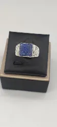 111414 bague chevalière motifs lignes ornée d'un lapis-lazuli carré t70 argent 925 millième (22 ct) 7,66g