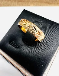 bague aliiance or avec motifs limés or 750 millième (18 ct) 3,56g