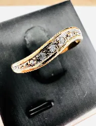 bague vague sertie de 4 petits diamants or 750 millième (18 ct) 1,76g