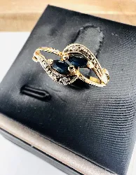 bague or 2 saphirs forme navette et 2 diamants or 750 millième (18 ct) 1,13g