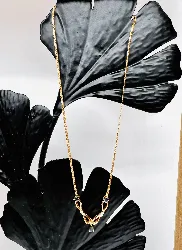 collier or orné de 3 saphirs et 4 diamants or 750 millième (18 ct) 7,35g