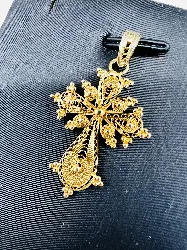 pendentif croix filigrane or 750 millième (18 ct) 3,06g