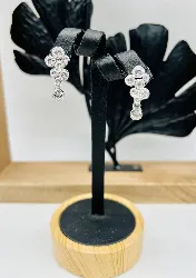 boucles d'oreilles swarovski motifs cristaux taille rond dont un pendant