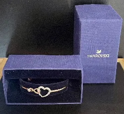 bracelet jonc swarovski infinity