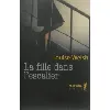 livre la fille dans l'escalier - grand format