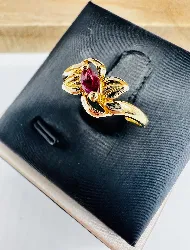 bague or rubis forme navette or 750 millième (18 ct) 1,29g