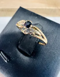 bague 2 ors centrée d'un petit saphir or 750 millième (18 ct) 0,76g
