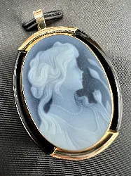 broche pendentif camée bleu  or 750 millième (18 ct) 8,14g