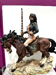 figurine statuette amazone orientale avec fusil sur cheval