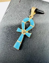 pendentif croix égyptien orné de turquoise or 750 millième (18 ct) 2,61g