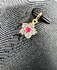 pendentif or fleur rubis synthétique entouré de 5 oxydes or 750 millième (18 ct) 0,89g