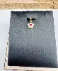 pendentif or fleur rubis synthétique entouré de 5 oxydes or 750 millième (18 ct) 0,89g