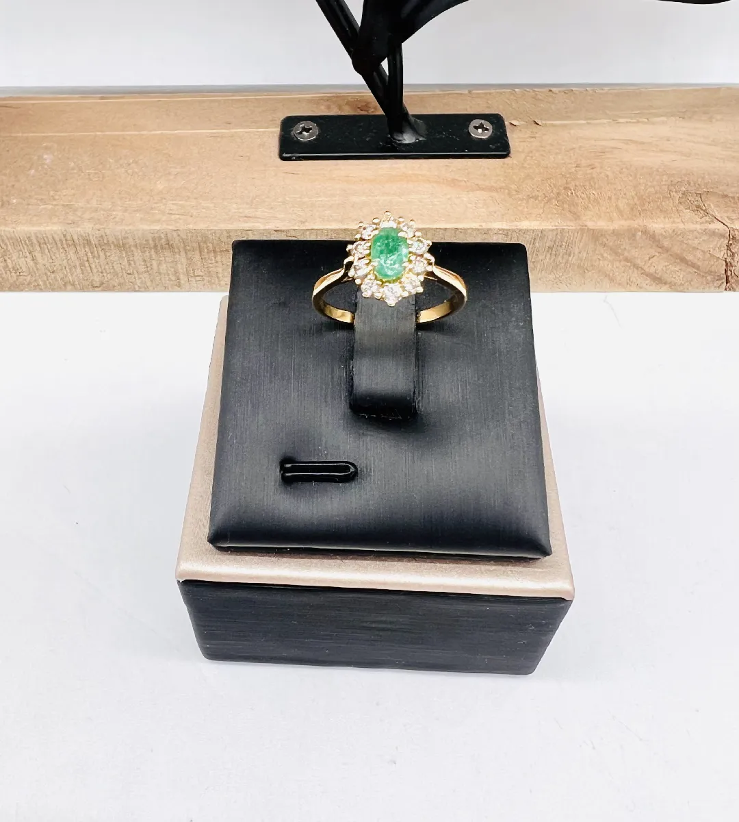 Bague Vintage Or 750 (18 Carats) - Marguerite Avec émeraude Et 10 Diamants