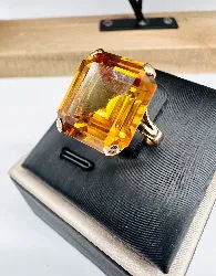 bague or ornée d'une citrine taille émeraude or 750 millième (18 ct) 5,75g