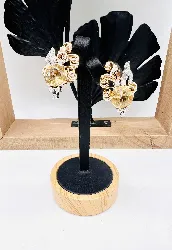 boucles d'oreilles style art déco chacune ornée d'une citrine et des diamants d'environ 0,5ct or 750 millième (18 ct) 19,54g