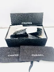 chanel espadrilles en cuir brillant noir pointure t40 (taille petite, idéalement pour une pointure plus petite)