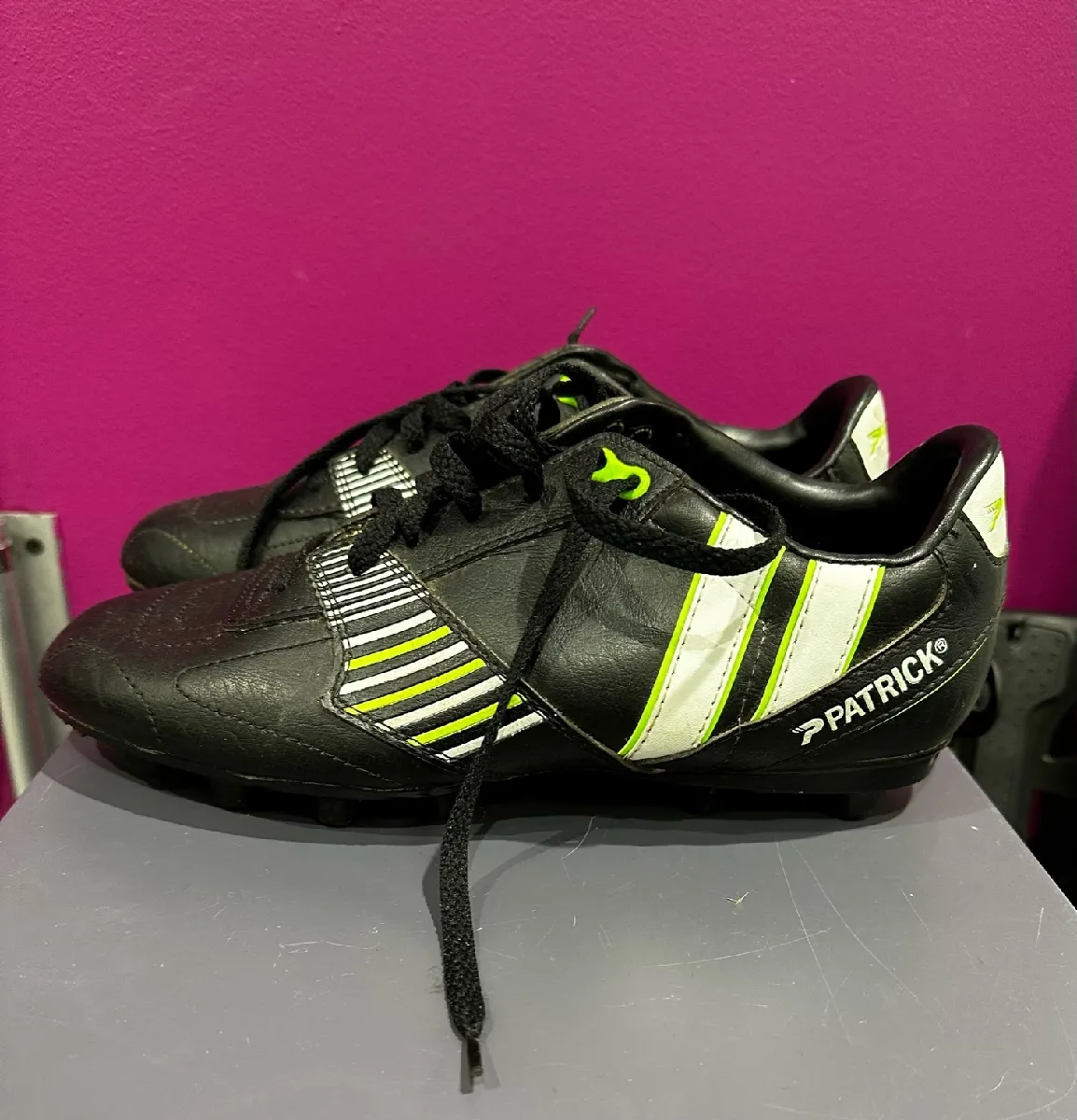 chaussures patrick foot vert fluo et noir DEALiCASH