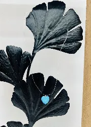 collier carava file de peche avec pendentif pierre forme coeur couleur bleue turquoise