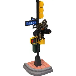 figurine spider-man: no way home - diorama d - stage spider - man black and gold suit 25 cm