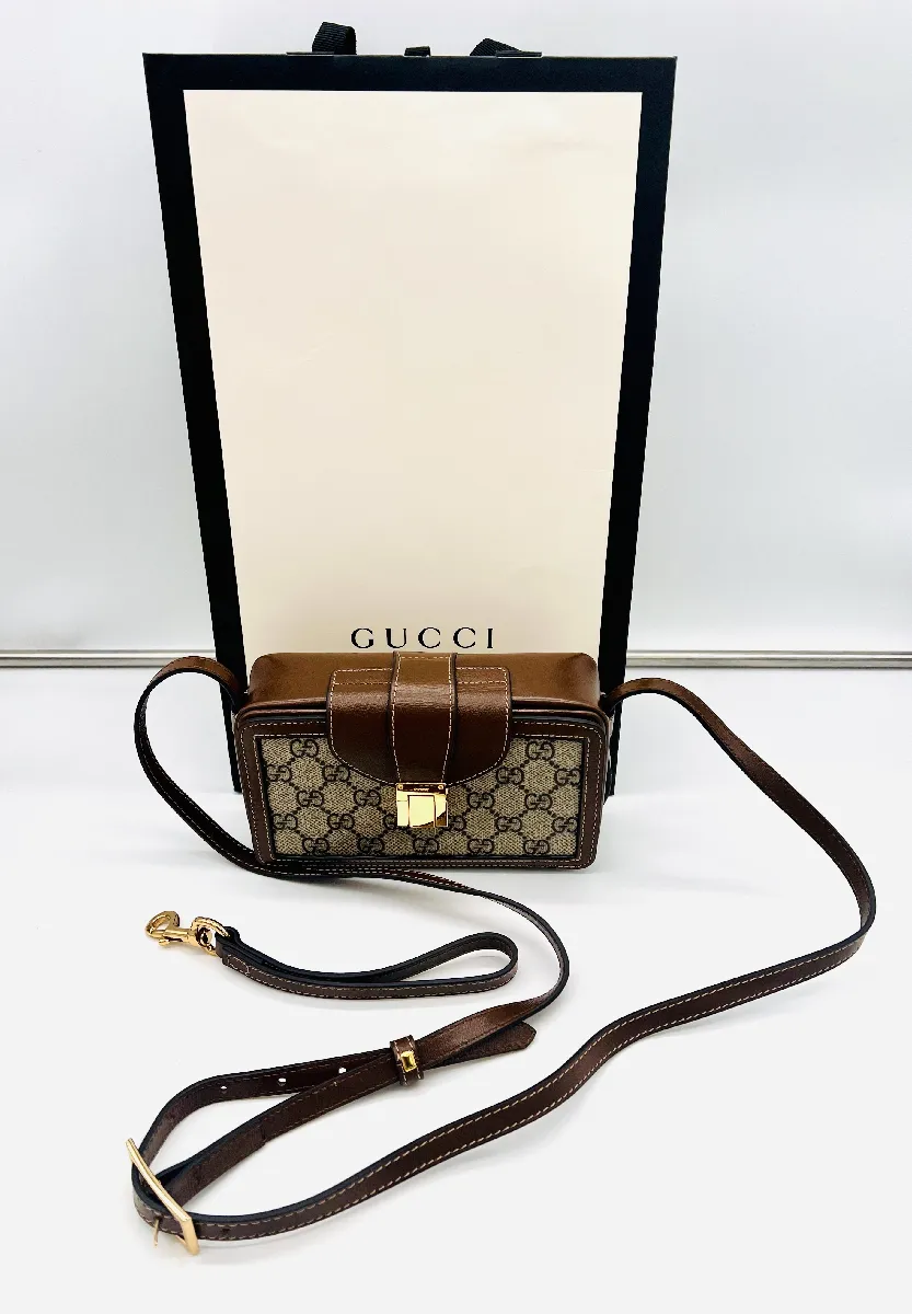 GUCCI mini mallette sac messager à motif GG collection 2020