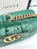 gucci sac bandoulière gg marmont en cuir vert matelassé pm