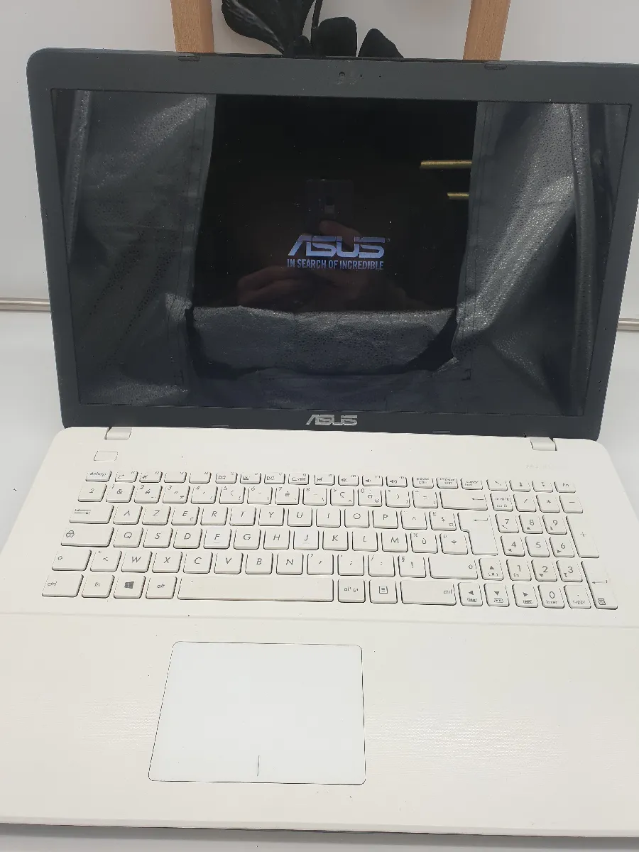 PC Portable ASUS X751S 17,3 Pouces - Intel Pentium, 4Go RAM, 1To HDD, Windows 11
