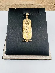 pendentif cartouche égyptien or 750 millième (18 ct) 3,43g