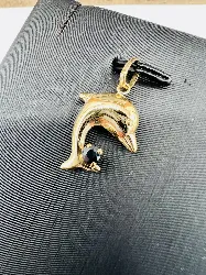 pendentif or dauphin orné d'un saphir or 750 millième (18 ct) 1,25g