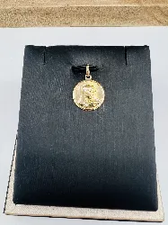 pendentif or vierge or 750 millième (18 ct) 2,15g