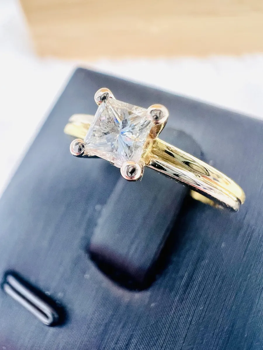 Bague Solitaire 2 Ors Avec Diamant Princesse 0,38ct - Certificat - Taille 7 - Occasion (J/VS)