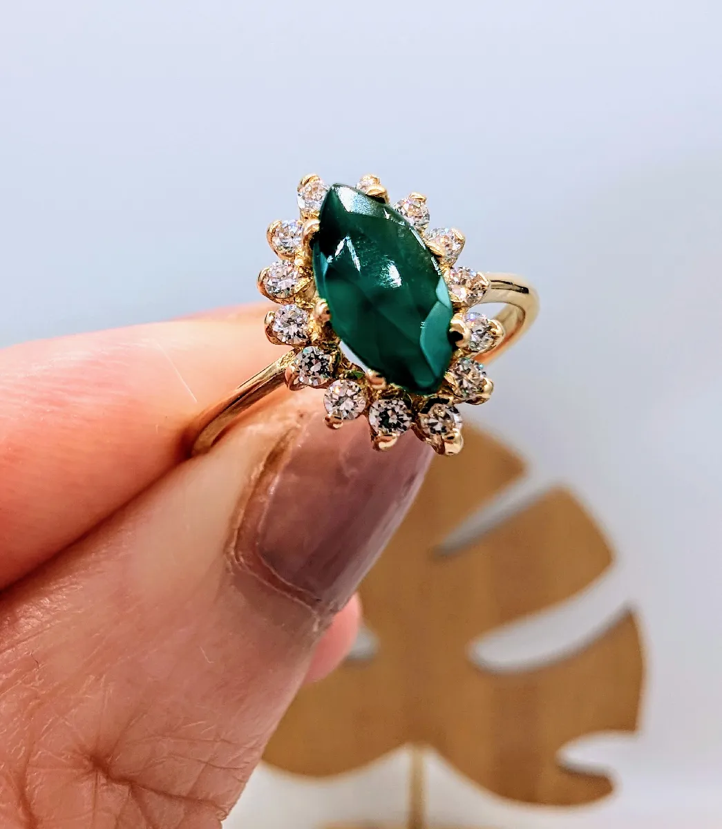 Bague Or 750 émeraude Et Oxydes - Or 18 Carats 4,18g, Poinçon Tête D'aigle