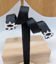 boucles d'oreilles didier guérin en or blanc seties de petits diamants or 750 millième (18 ct) 1,69g