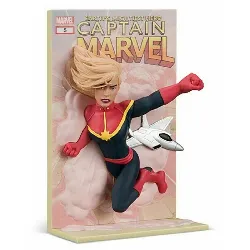 figurine loot crate captain marvel 3d comic standee