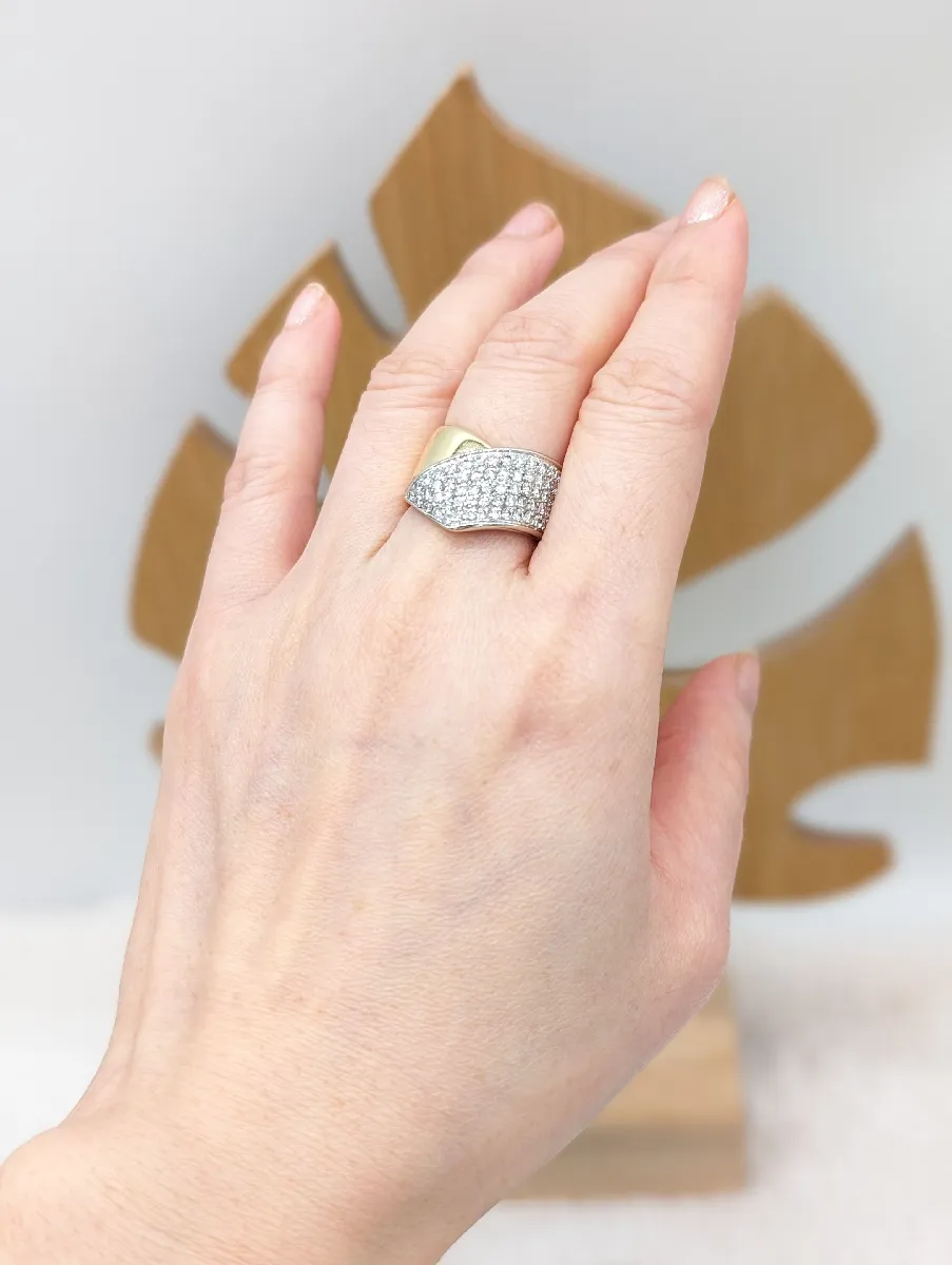 Bague Or 750‰ (18 Carats) Ornée De 5 Lignes De Diamants - Poids 4,28g - Poinçon Hibou - Occasion Bon État