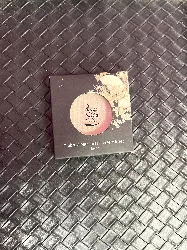 ombre à paupières peggy sage lumière irisée